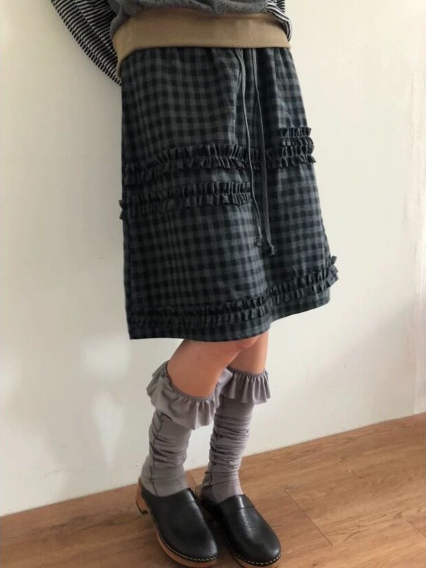 Korean Girl Lifestyle - Retro College Girl Half Skirt Plaid